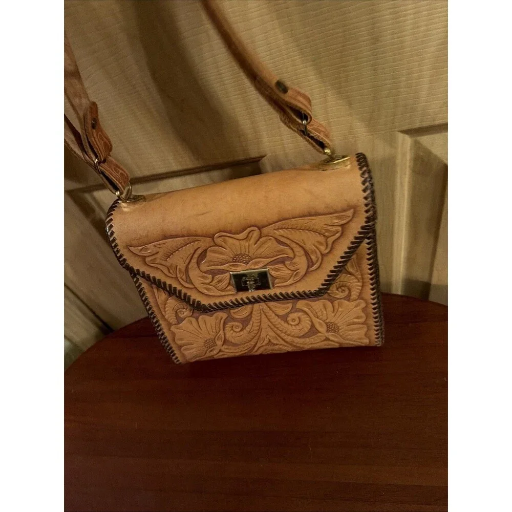 Vintage Hand Tooled Leather Handbag Brown Floral 9x 7.5x 3.5 Beautiful Bag. GUC!